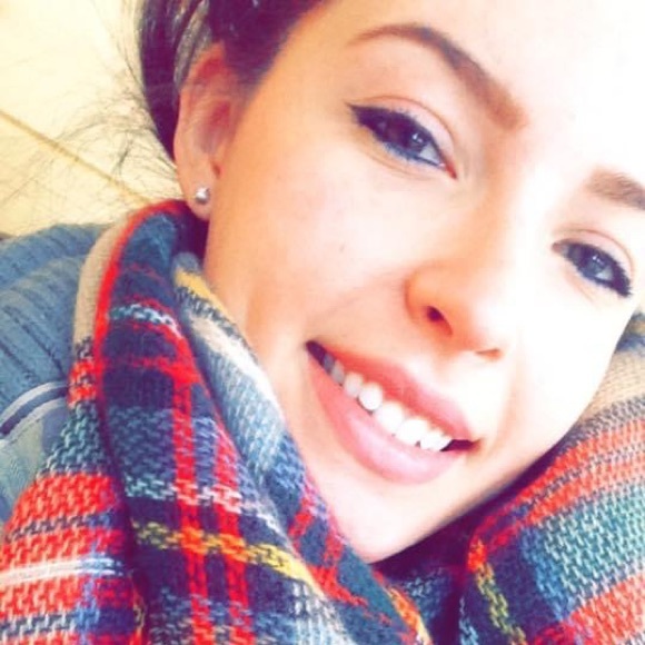 Meet your Posher, Anna - Picture 4 of 7